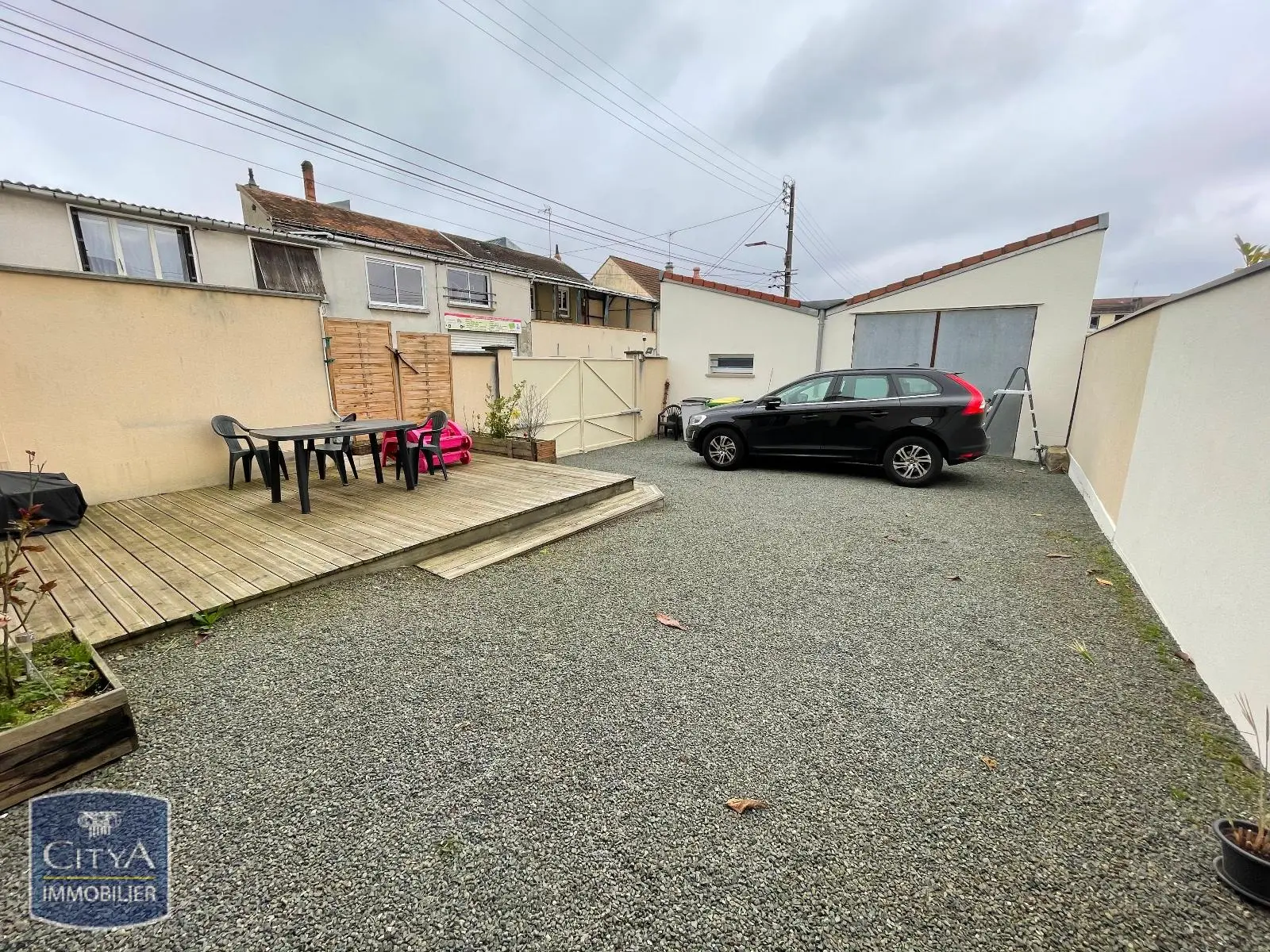A LOUER LE MANS MAISON LOCATION 4 CHAMBRES GARAGE CUISINE AMENAGEE BATIGNOLLES