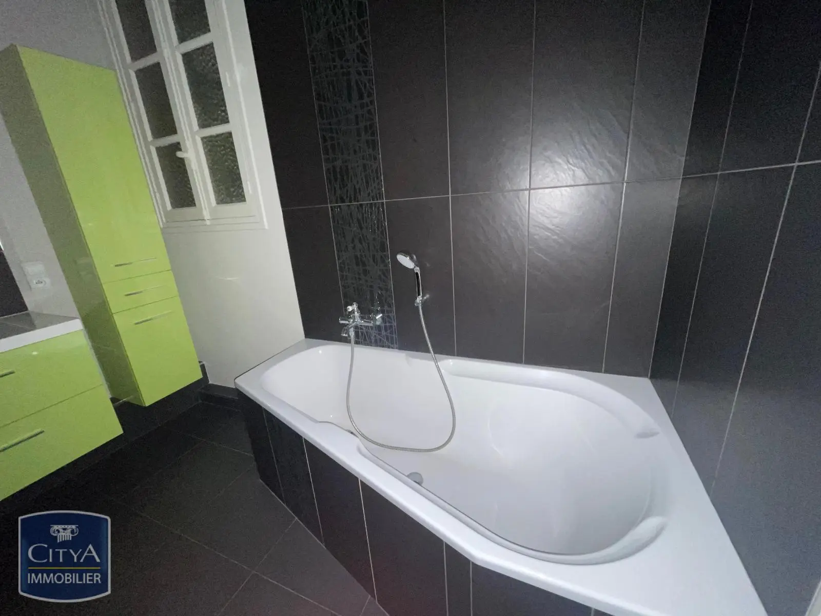 A LOUER GRAND T3 BOLLEE