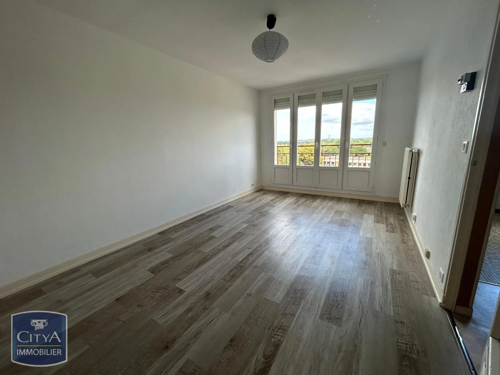 Photo 1 Appartement 1 pièce 30.24m²