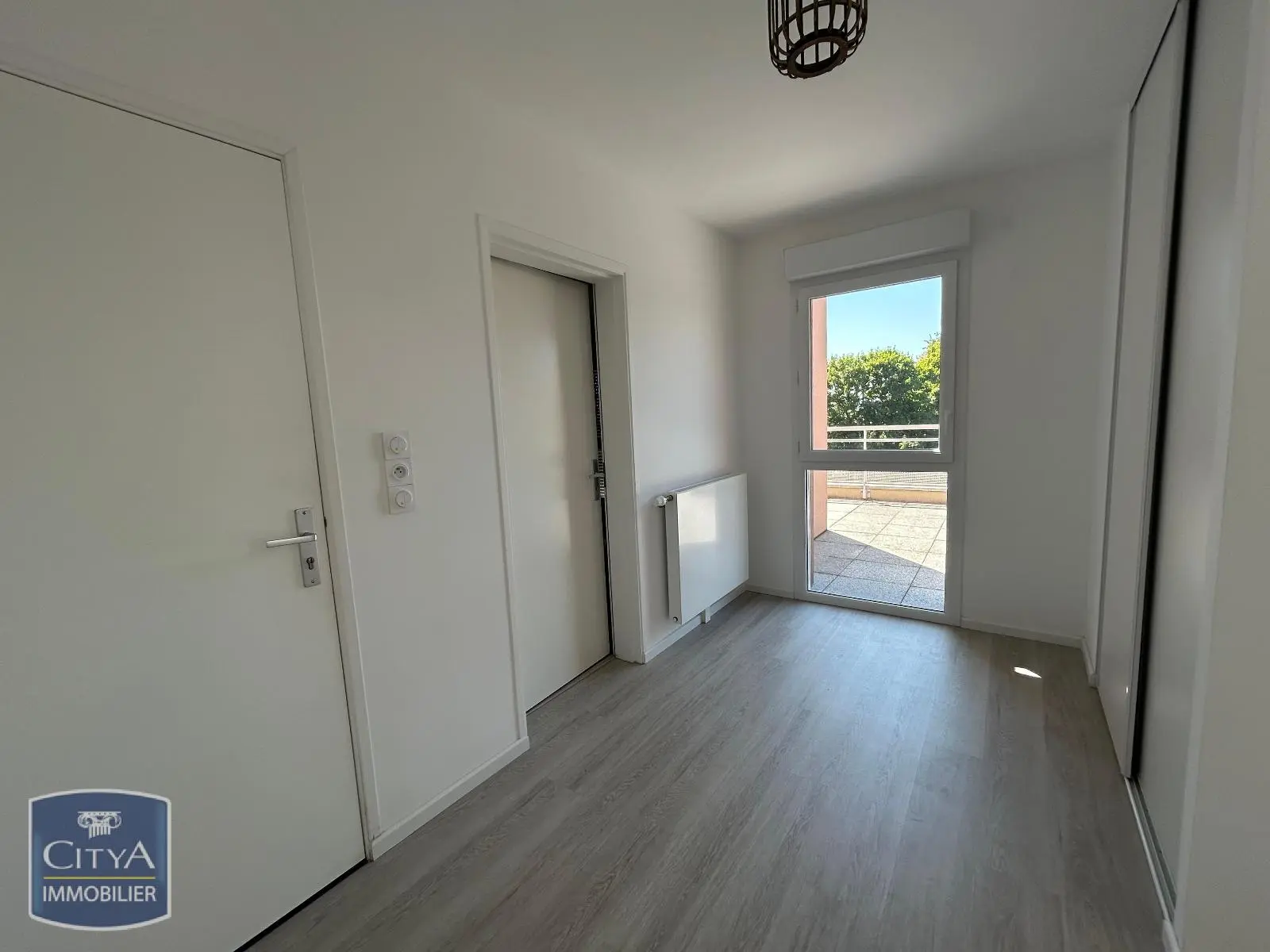 T4 MEUBLE MODERNE RECENT TERRASSE 65M2