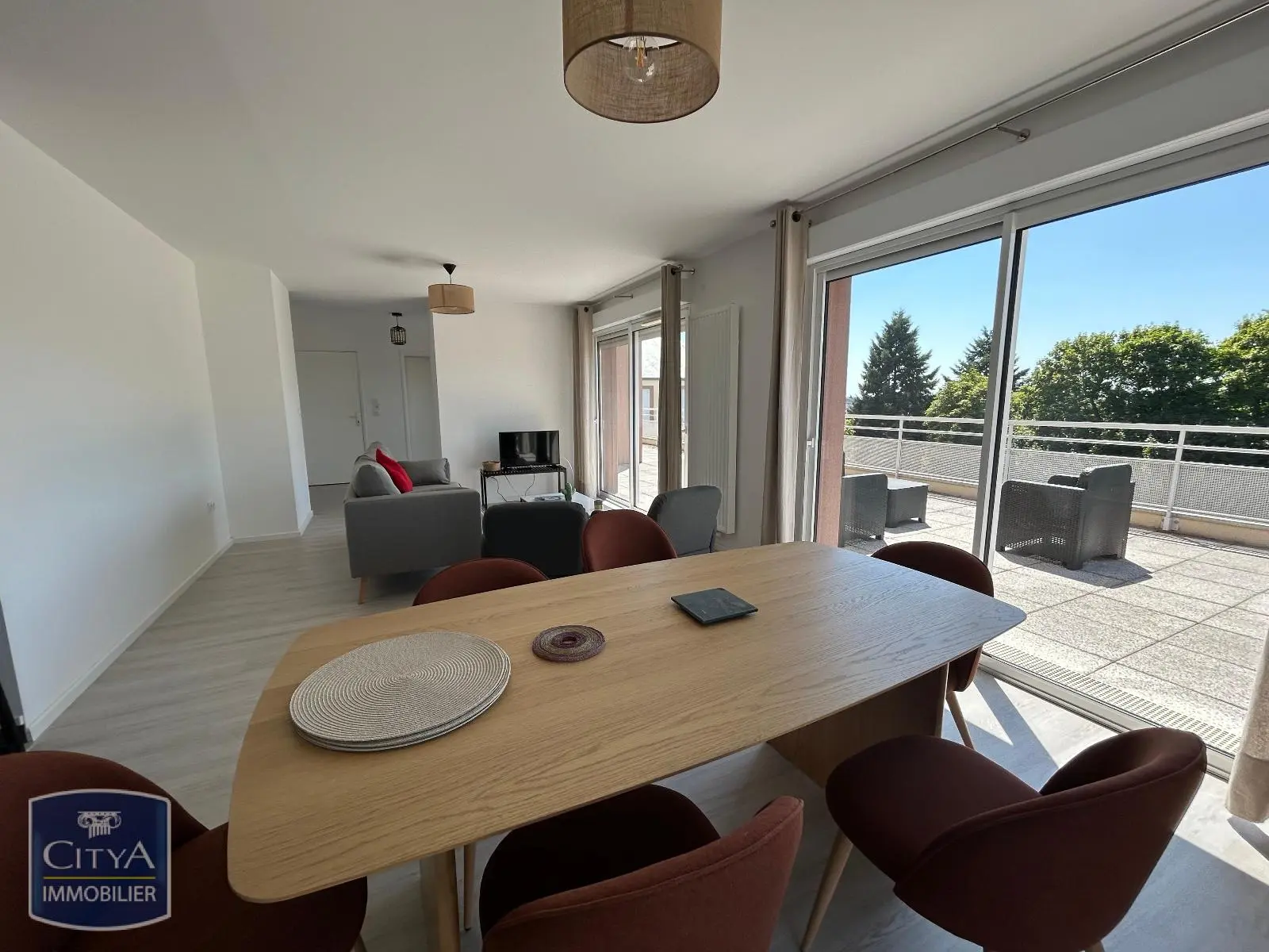 T4 MEUBLE MODERNE RECENT TERRASSE 65M2