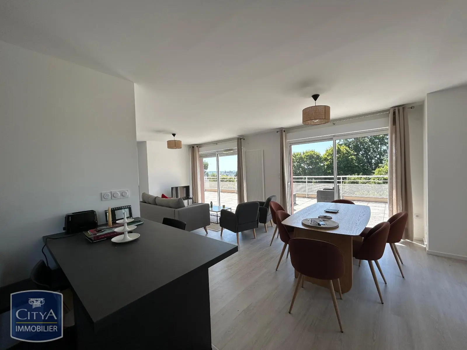 T4 MEUBLE MODERNE RECENT TERRASSE 65M2