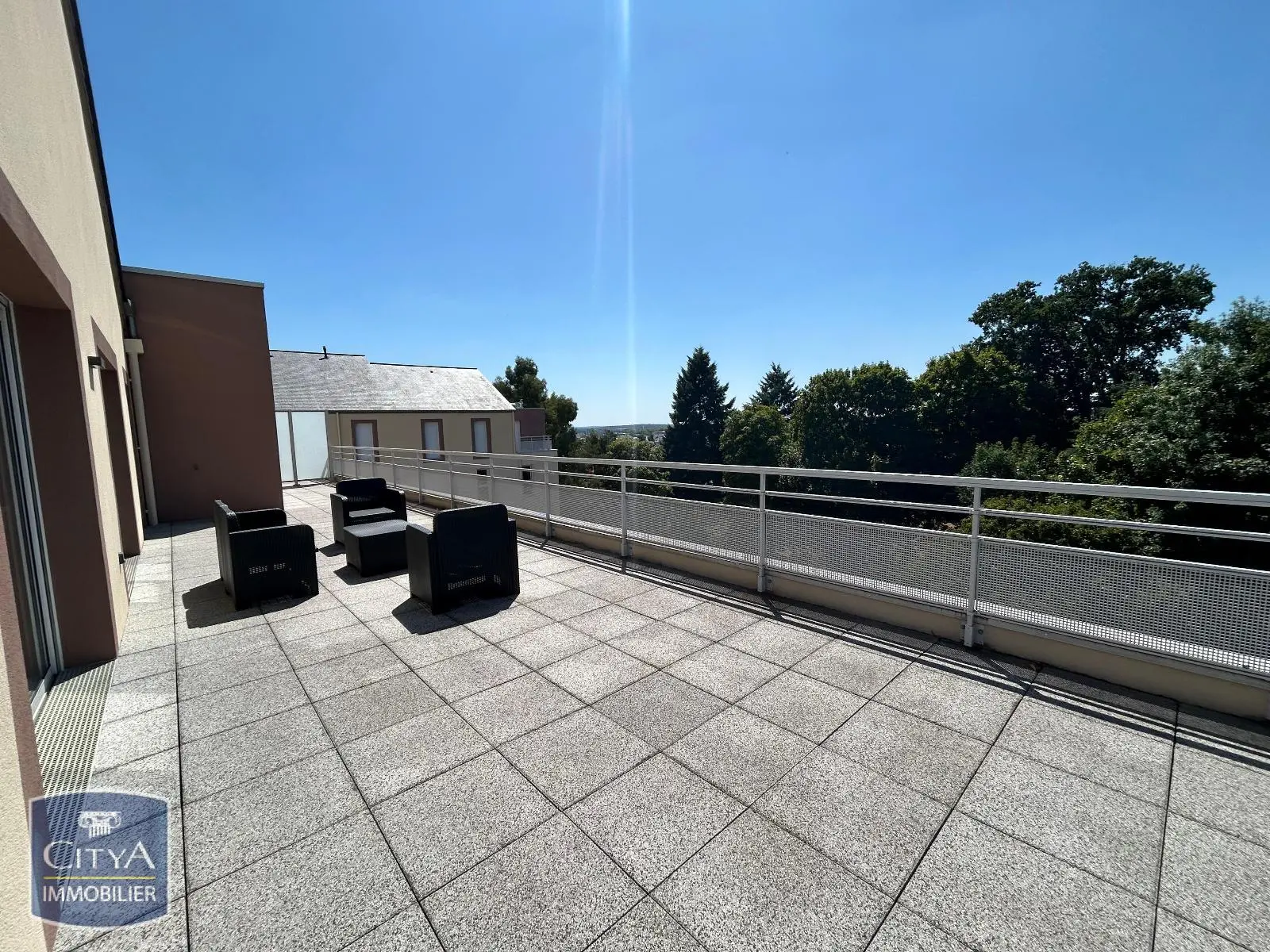 T4 MEUBLE MODERNE RECENT TERRASSE 65M2