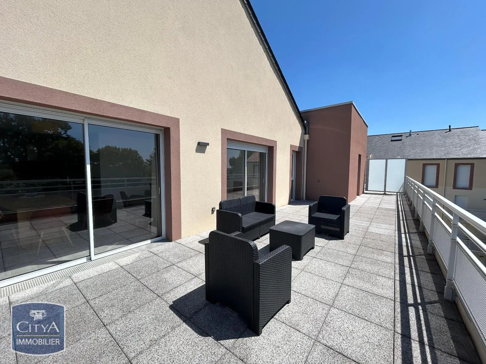 T4 MEUBLE MODERNE RECENT TERRASSE 65M2