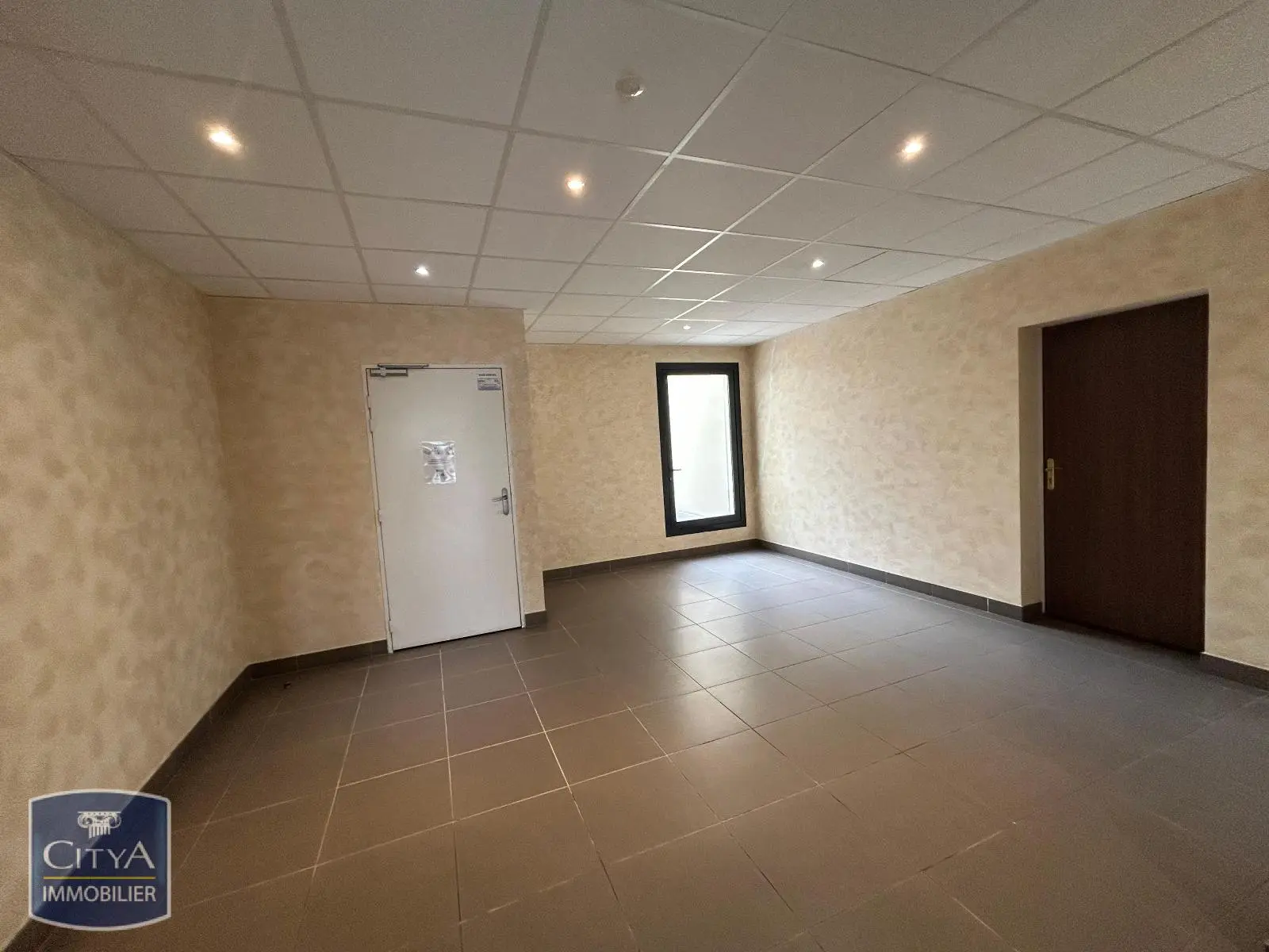 T2 GRANDE TERRASSE PLACE DE PARKING CHASSE ROYALE