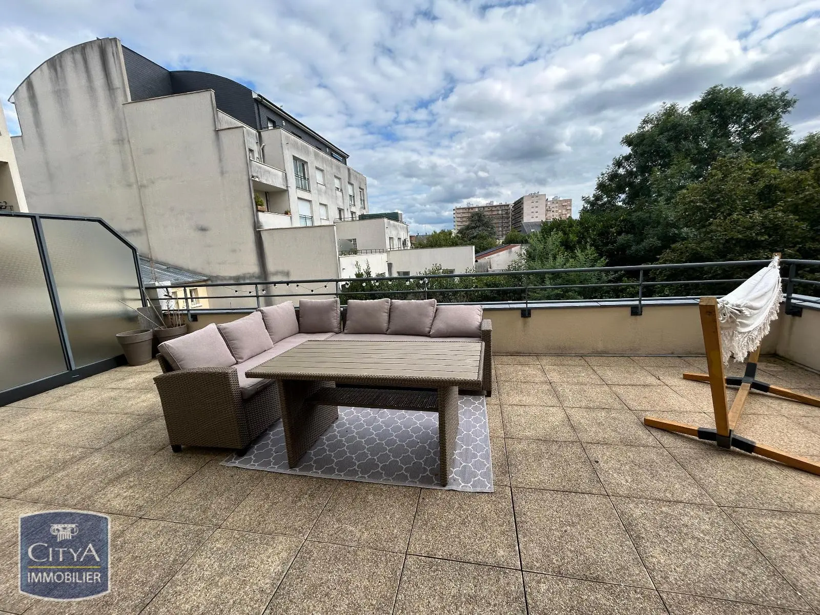 T2 GRANDE TERRASSE PLACE DE PARKING CHASSE ROYALE