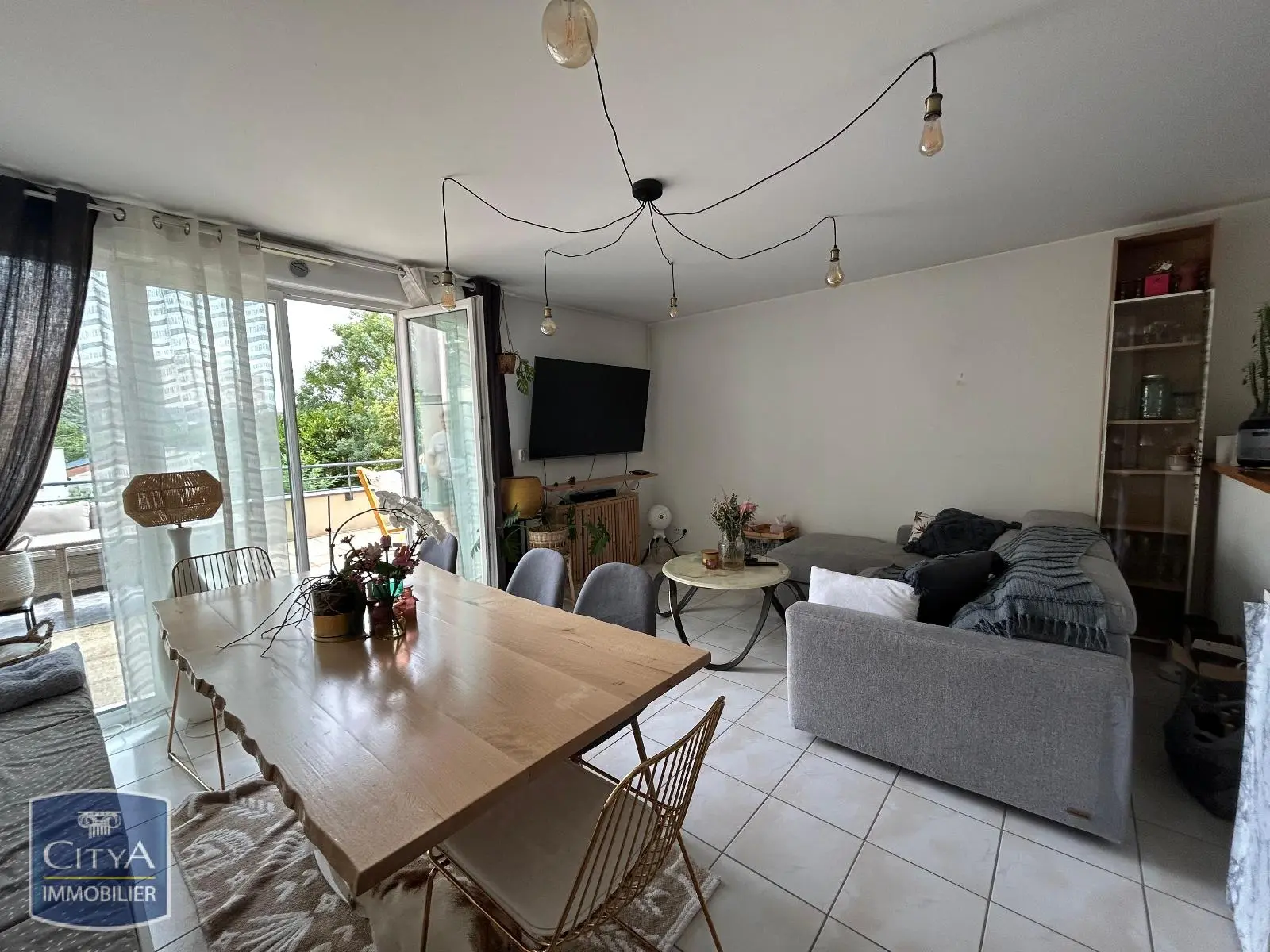 T2 GRANDE TERRASSE PLACE DE PARKING CHASSE ROYALE