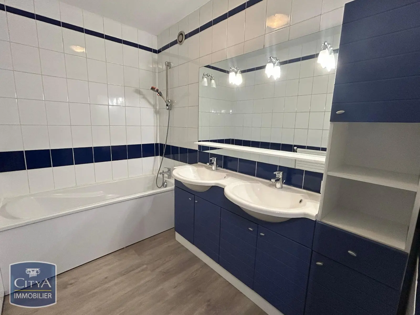 Photo 11 Appartement 5 pièces 90.23m²