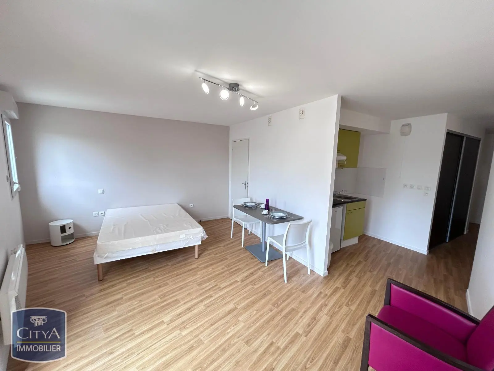 Photo 1 Appartement 1 pièce 33.83m²