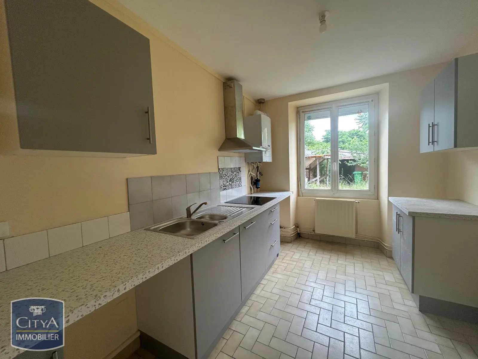 A LOUER MAISON 2 CHAMBRES