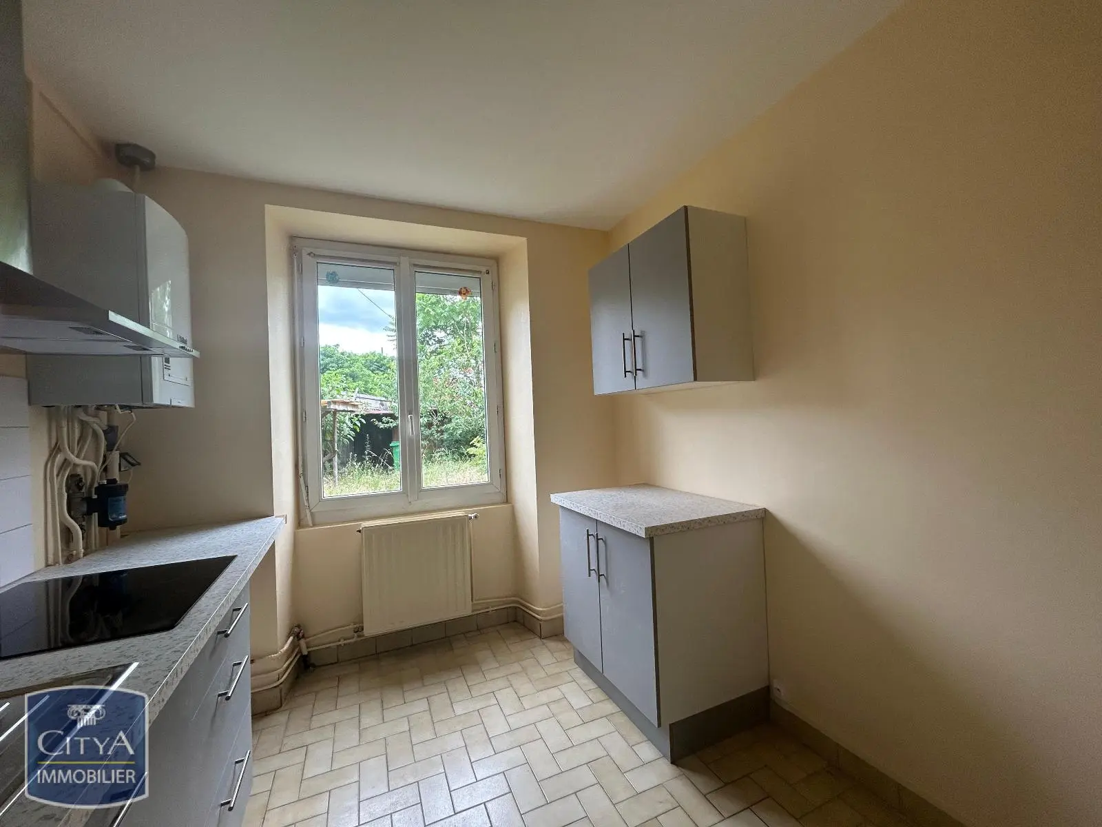 A LOUER MAISON 2 CHAMBRES