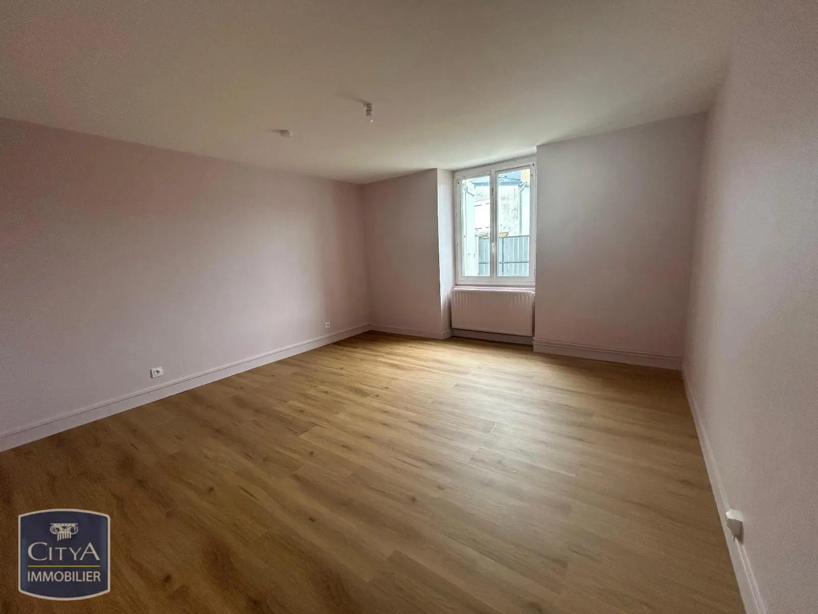 A LOUER MAISON 2 CHAMBRES