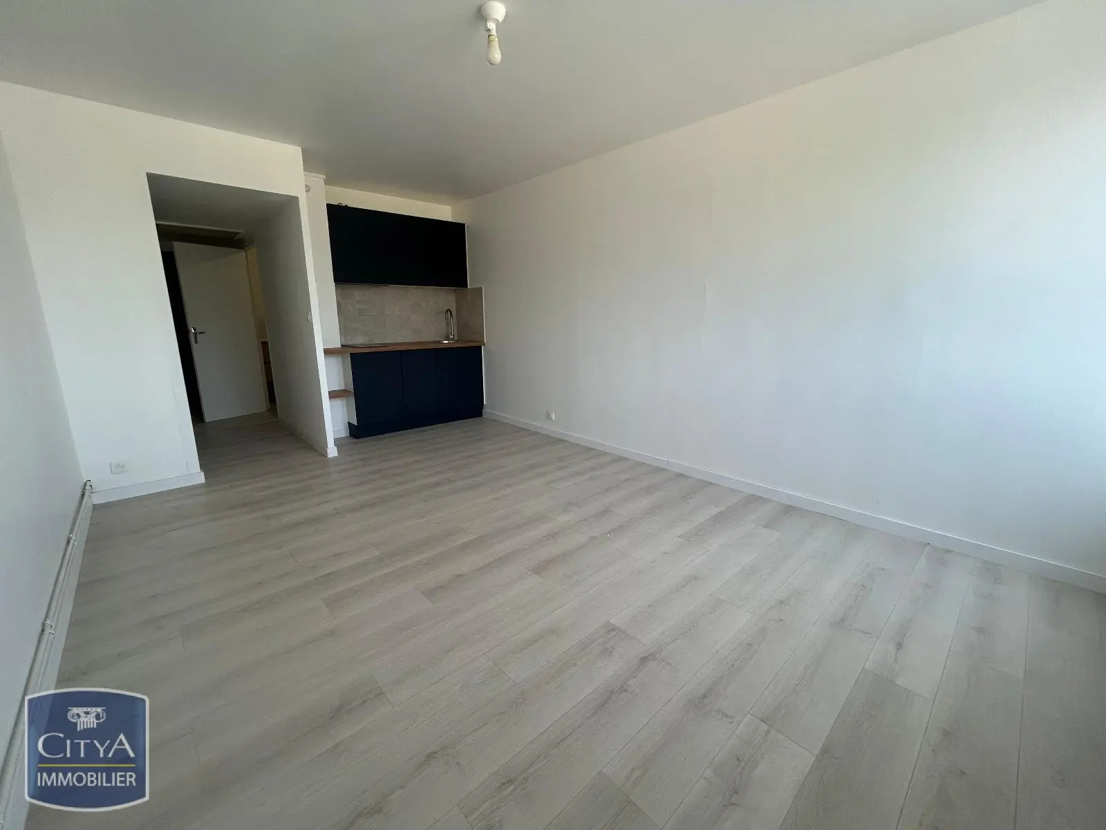Photo 2 Appartement 1 pièce 27.06m²