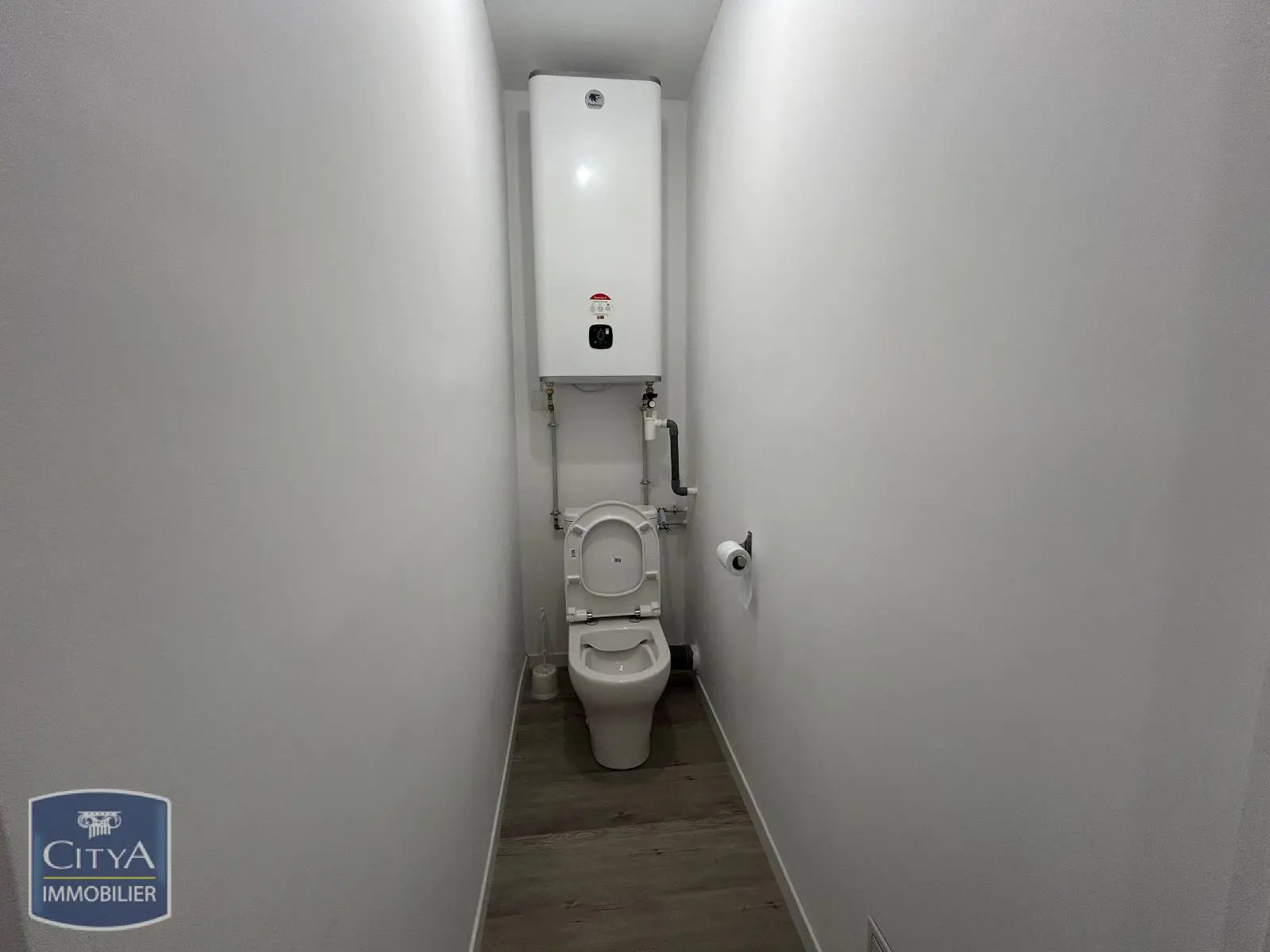 A LOUER STUDIO MEUBLE PROCHE CENTRE