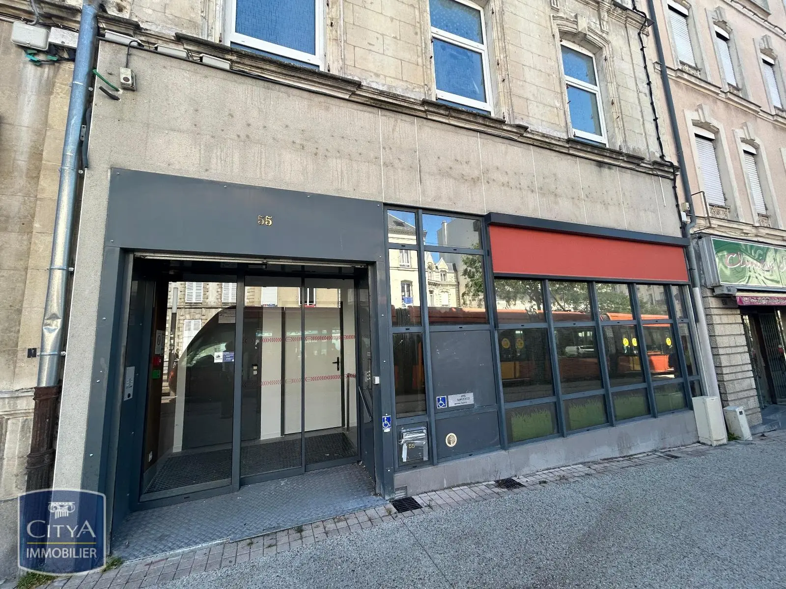 A LOUER STUDIO MEUBLE PROCHE CENTRE