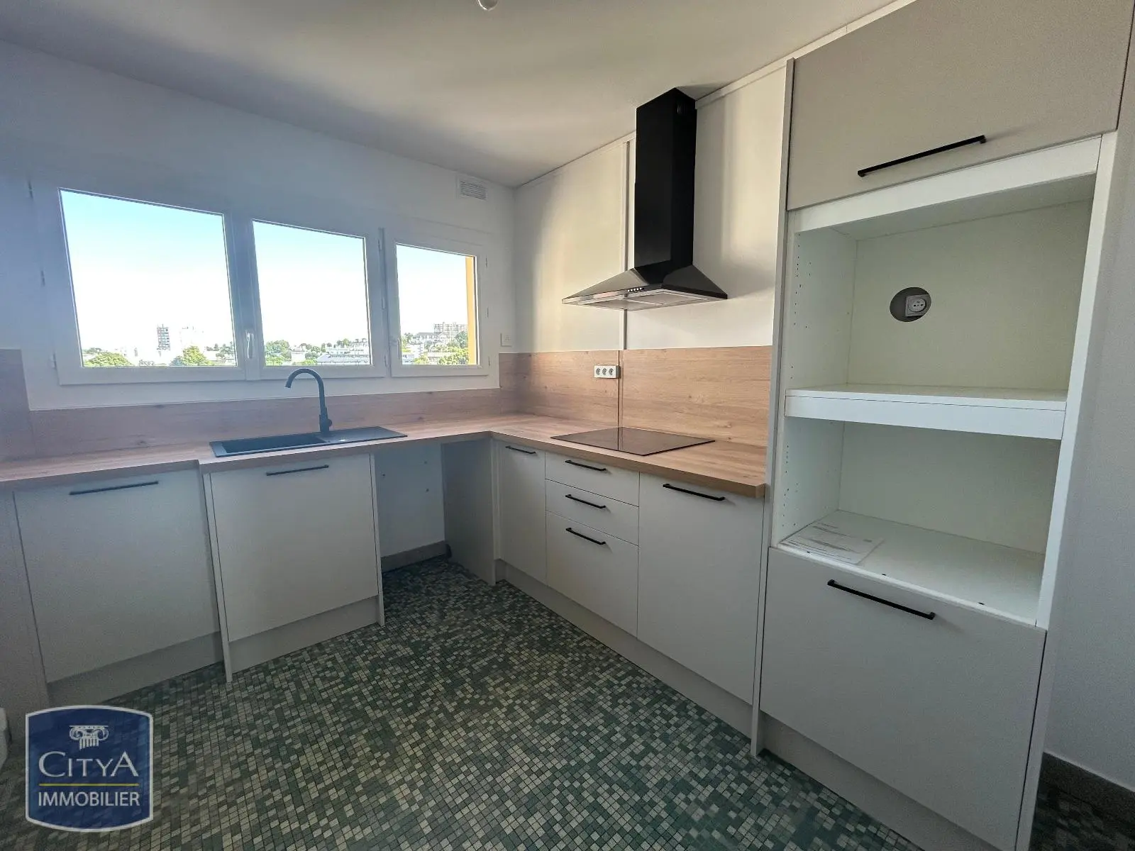 Photo 1 Appartement 4 pièces 74.96m²