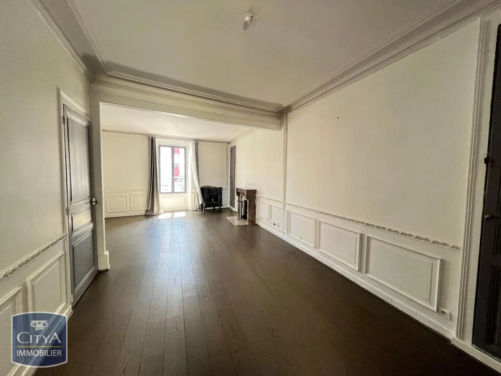 A LOUER LE MANS LOCATION 6 PIECES CENTRE VILLE PROCHE COMMERCES ET TRANSPORT TERRASSE ET CAVE