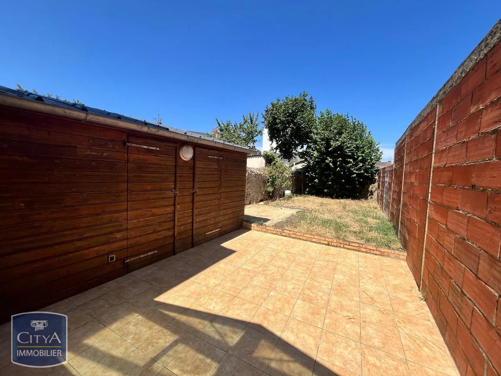 A LOUER LE MANS LOCATION 6 PIECES CENTRE VILLE PROCHE COMMERCES ET TRANSPORT TERRASSE ET CAVE
