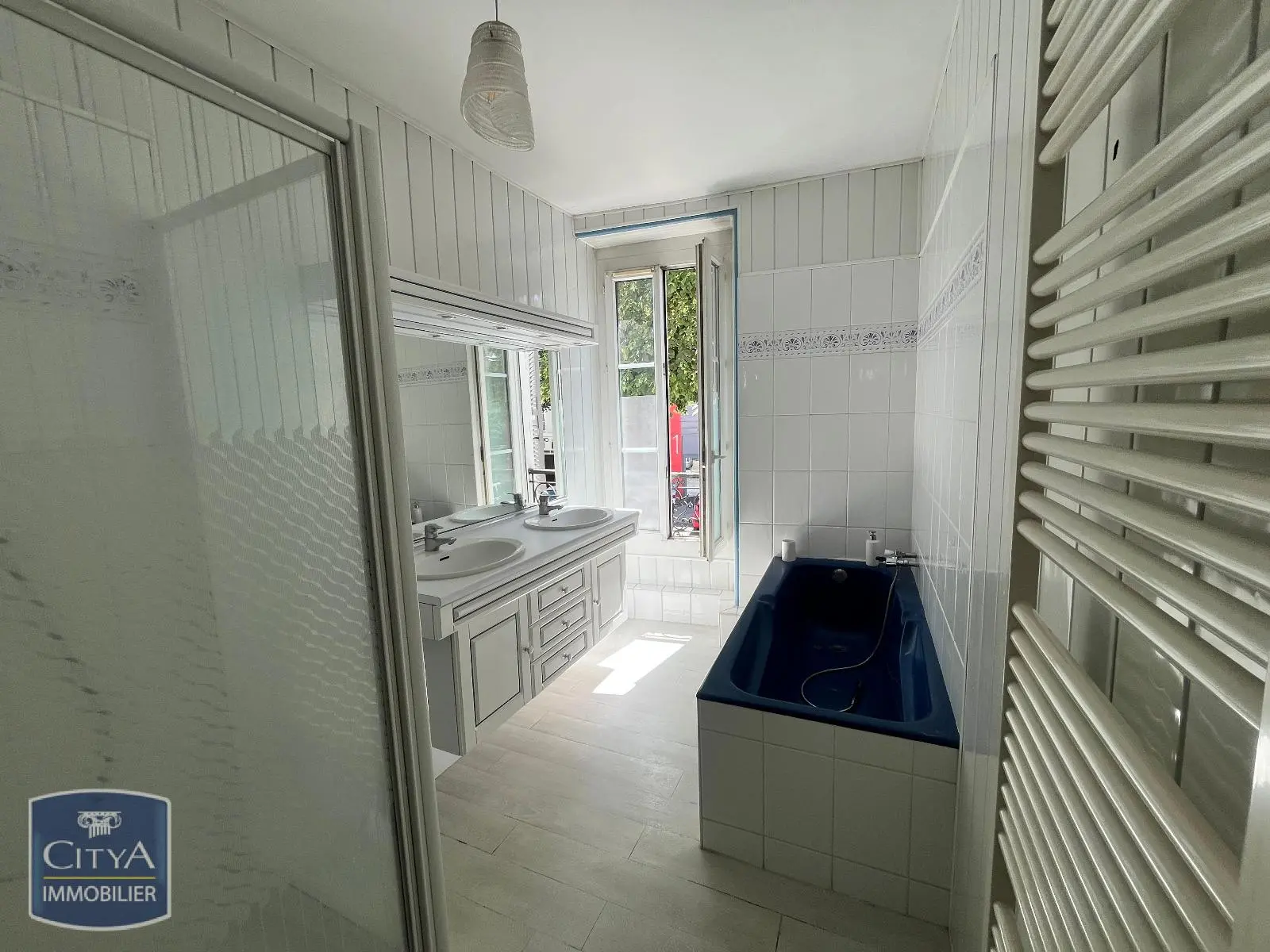 A LOUER LE MANS LOCATION 6 PIECES CENTRE VILLE PROCHE COMMERCES ET TRANSPORT TERRASSE ET CAVE