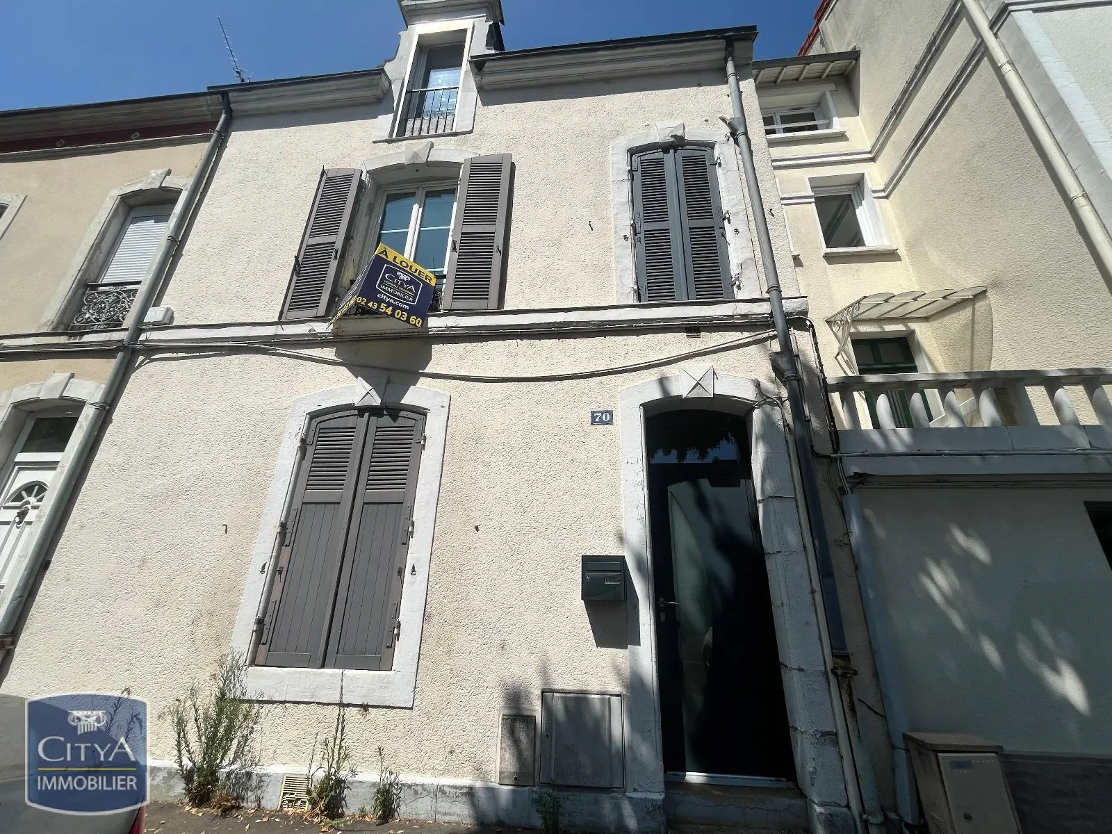 A LOUER LE MANS LOCATION 6 PIECES CENTRE VILLE PROCHE COMMERCES ET TRANSPORT TERRASSE ET CAVE