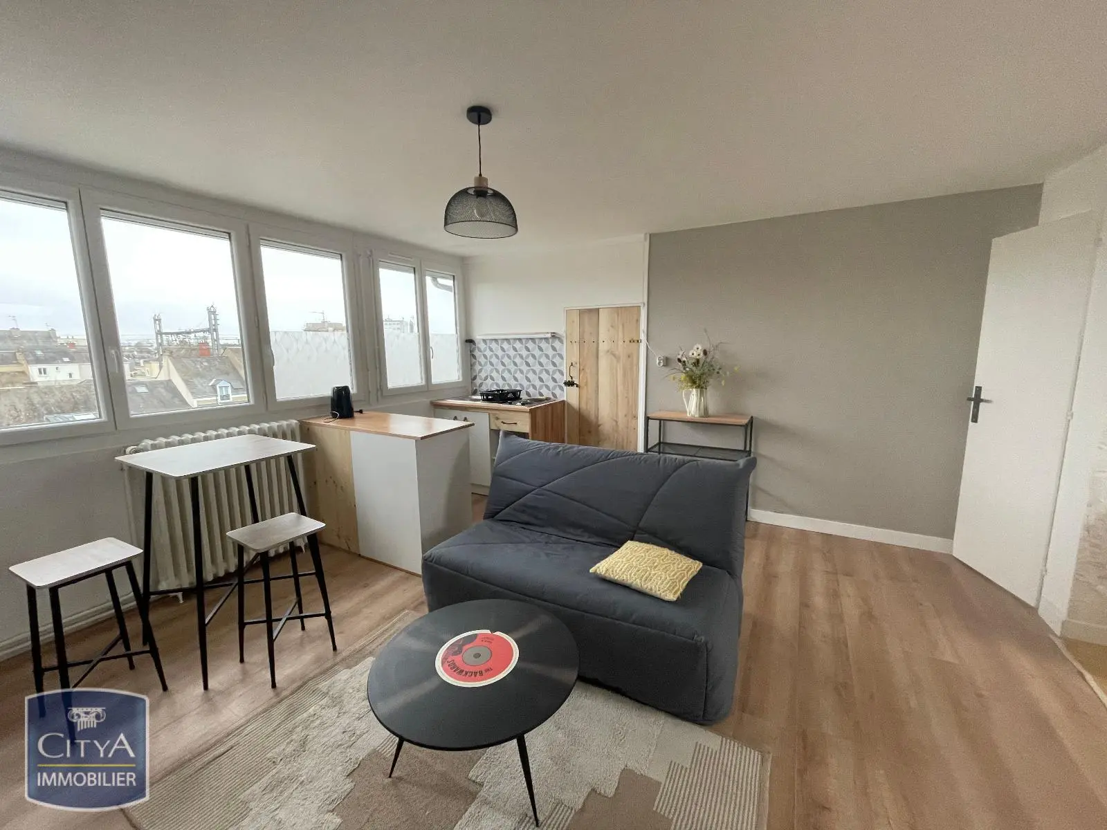 Photo 1 Appartement 1 pièce 23.95m²
