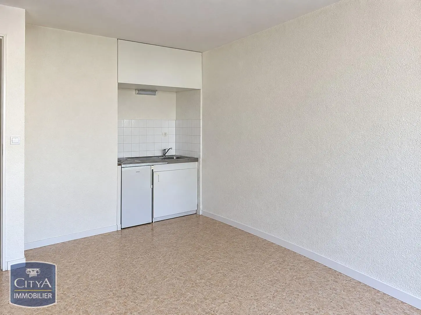 Photo 2 Appartement 1 pièce 19.58m²