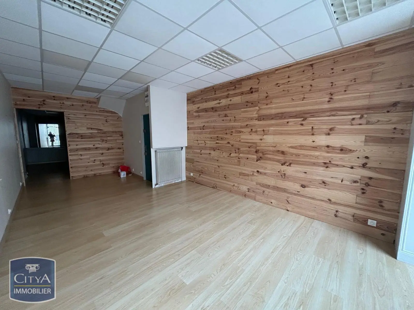 Photo 1 Local Commercial