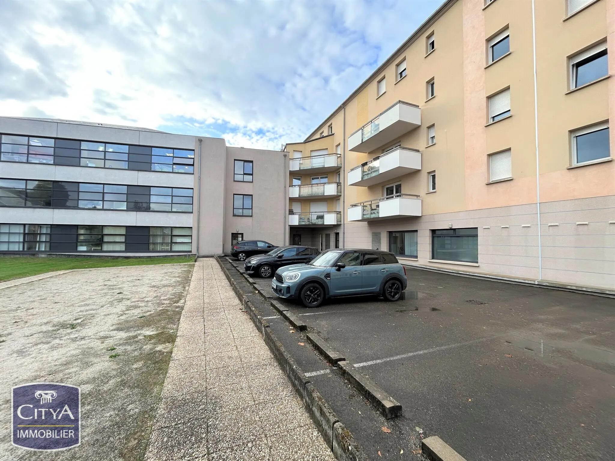 Photo 1 Local Commercial 106.92m²