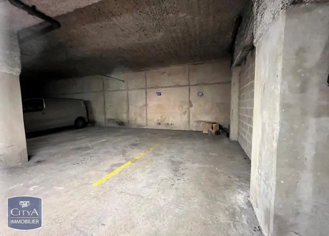 Photo 3 Parking