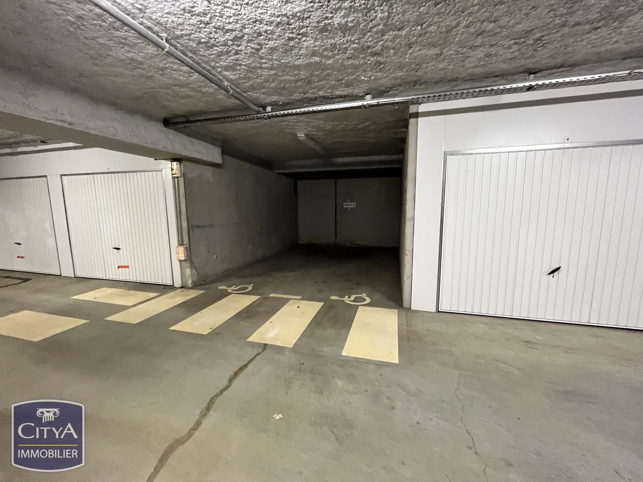 Photo 1 Parking 10m²