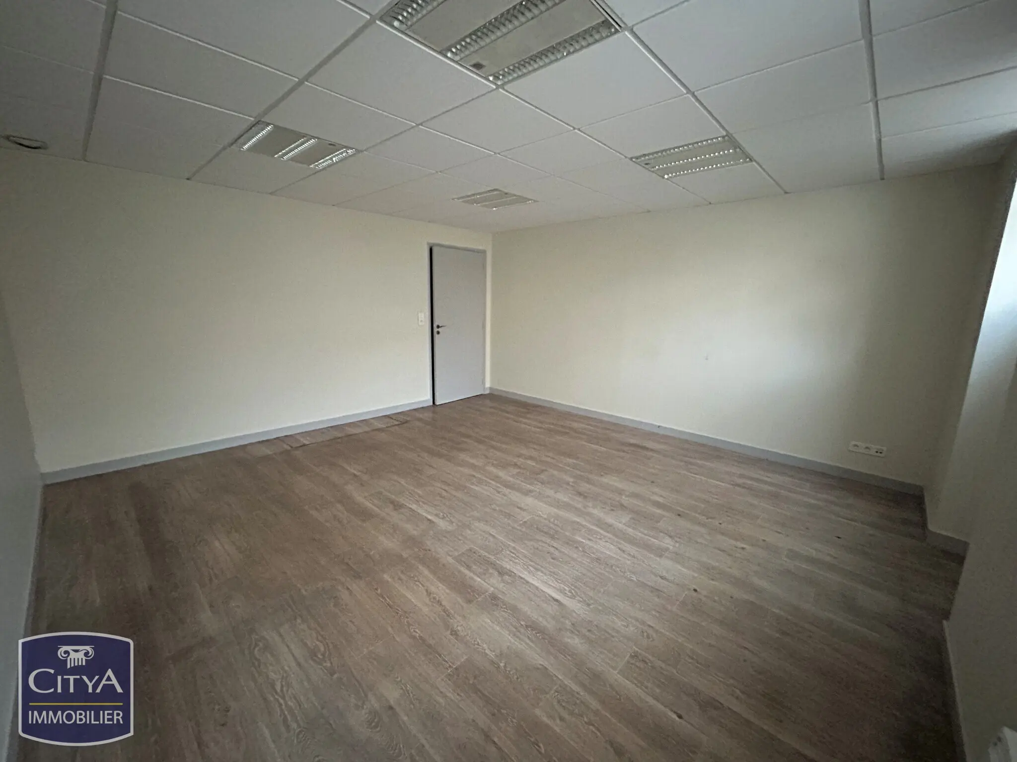 Photo 9 Local Commercial 205.77m²