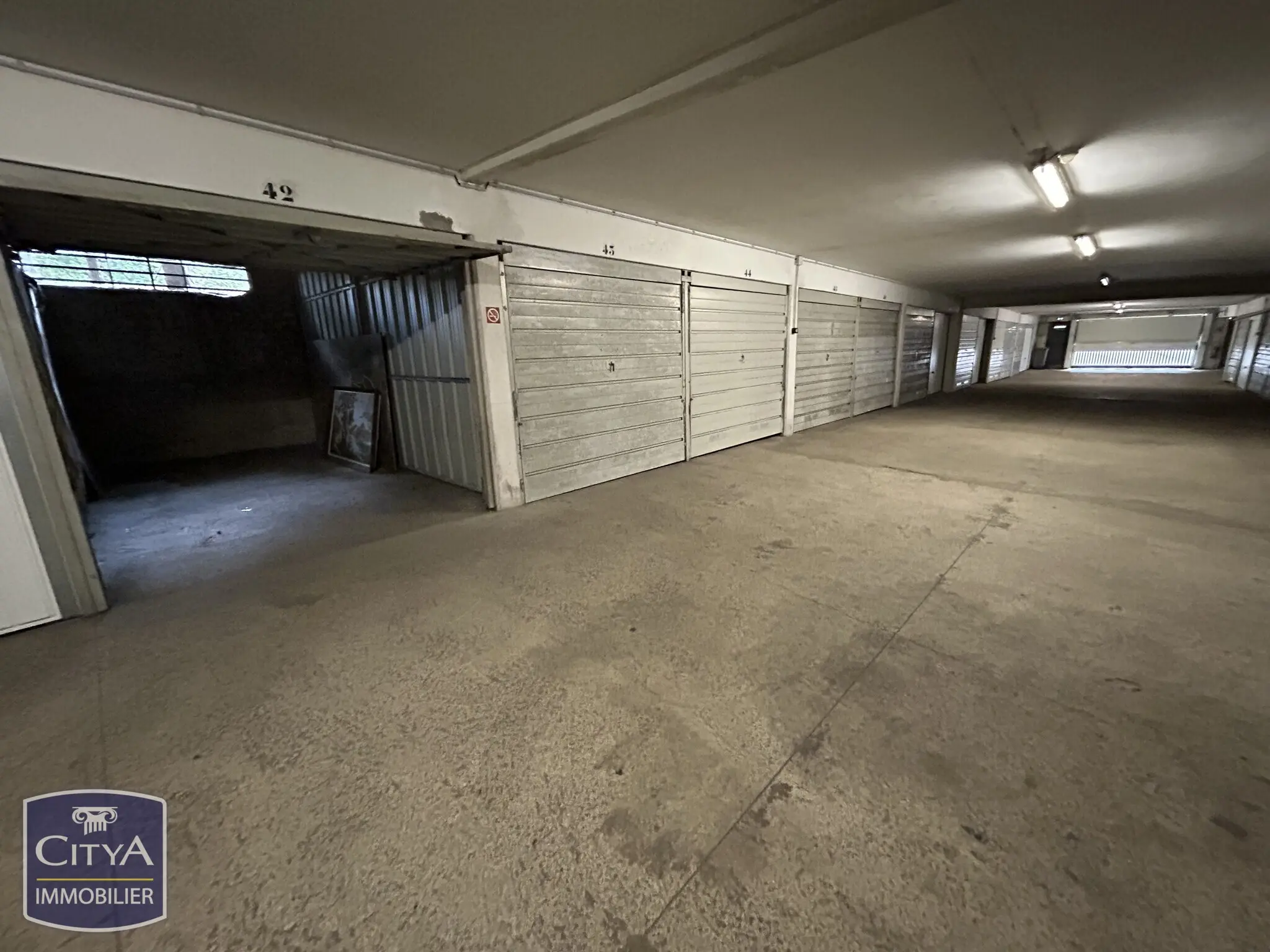 Photo 4 Parking