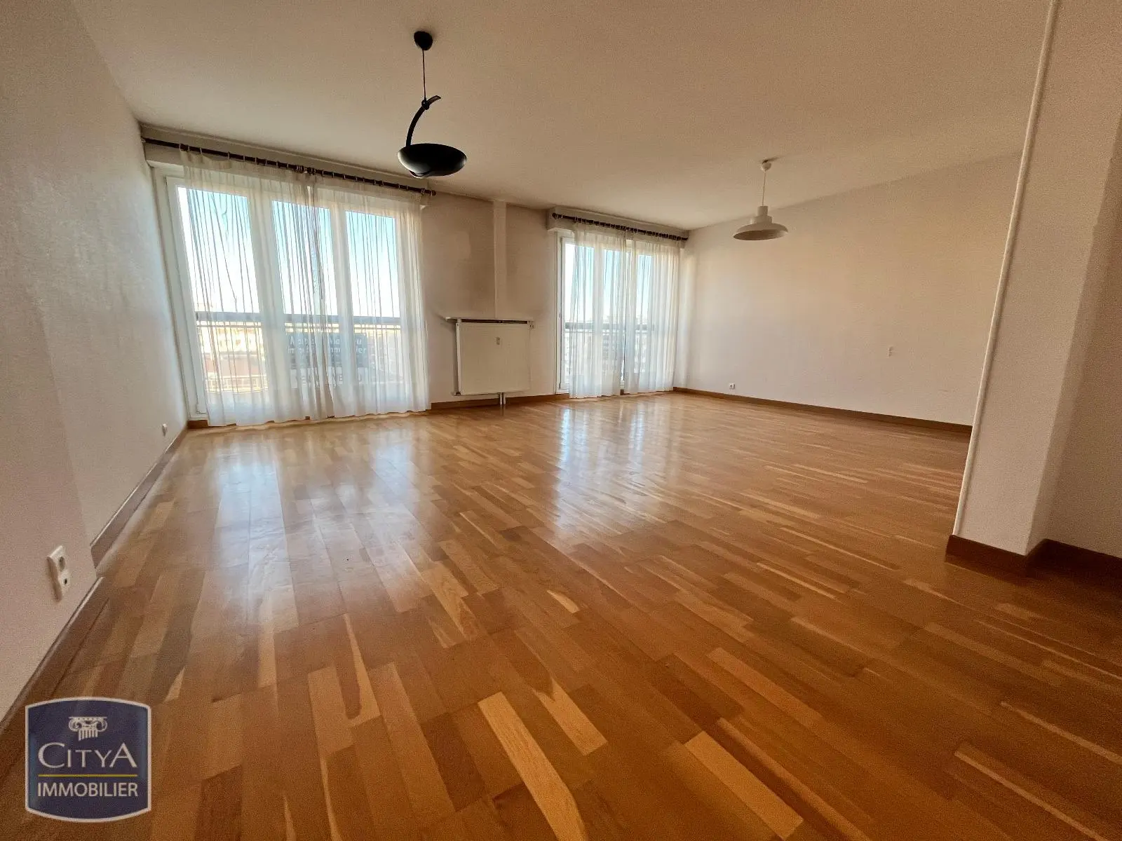 Photo 1 Appartement 5 pièces 134.63m²