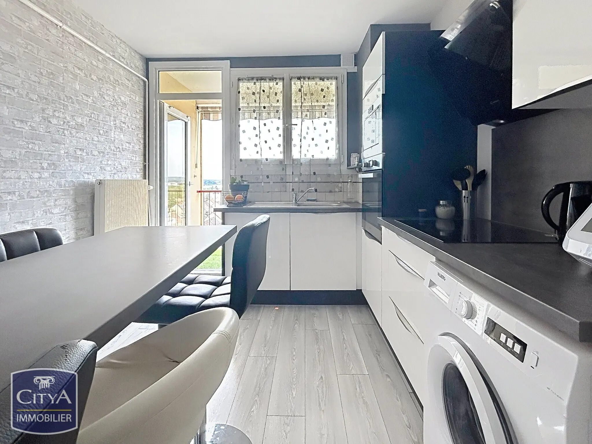 Photo 1 Appartement 4 pièces 77.16m²