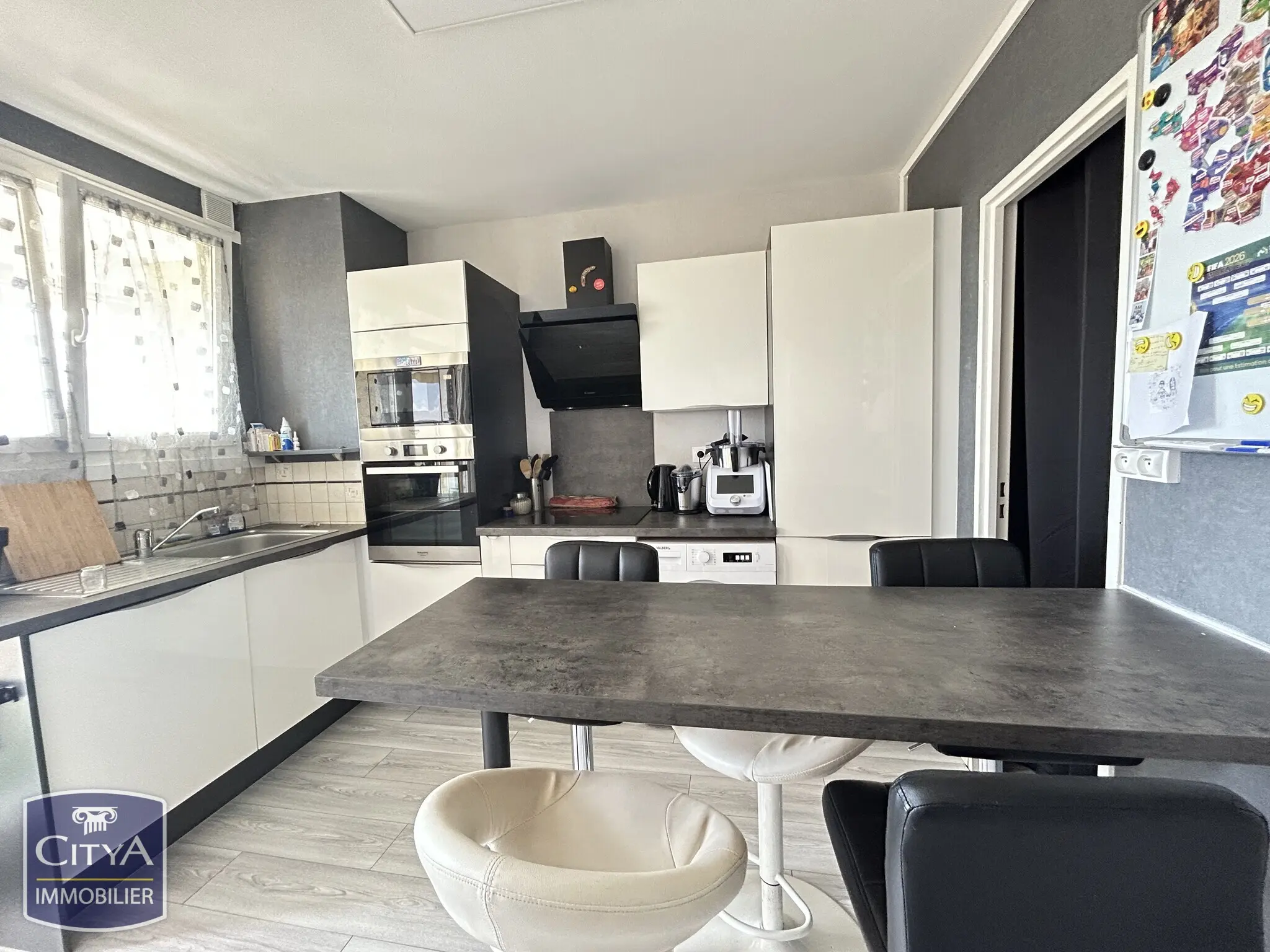 Photo 2 Appartement 4 pièces 77.16m²