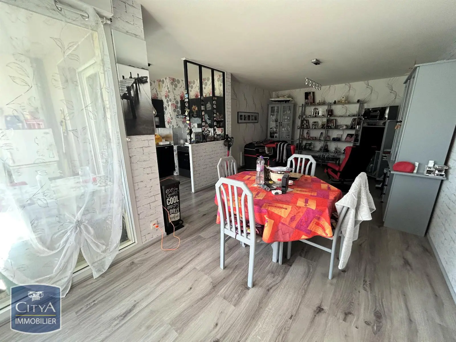 A VENDRE T3 DOUCHE LOCATAIRE EN PLACE IMMEUBLE RÉCENT BUS PROCHE DU CENTRE 2 CHAMBRES PARKING