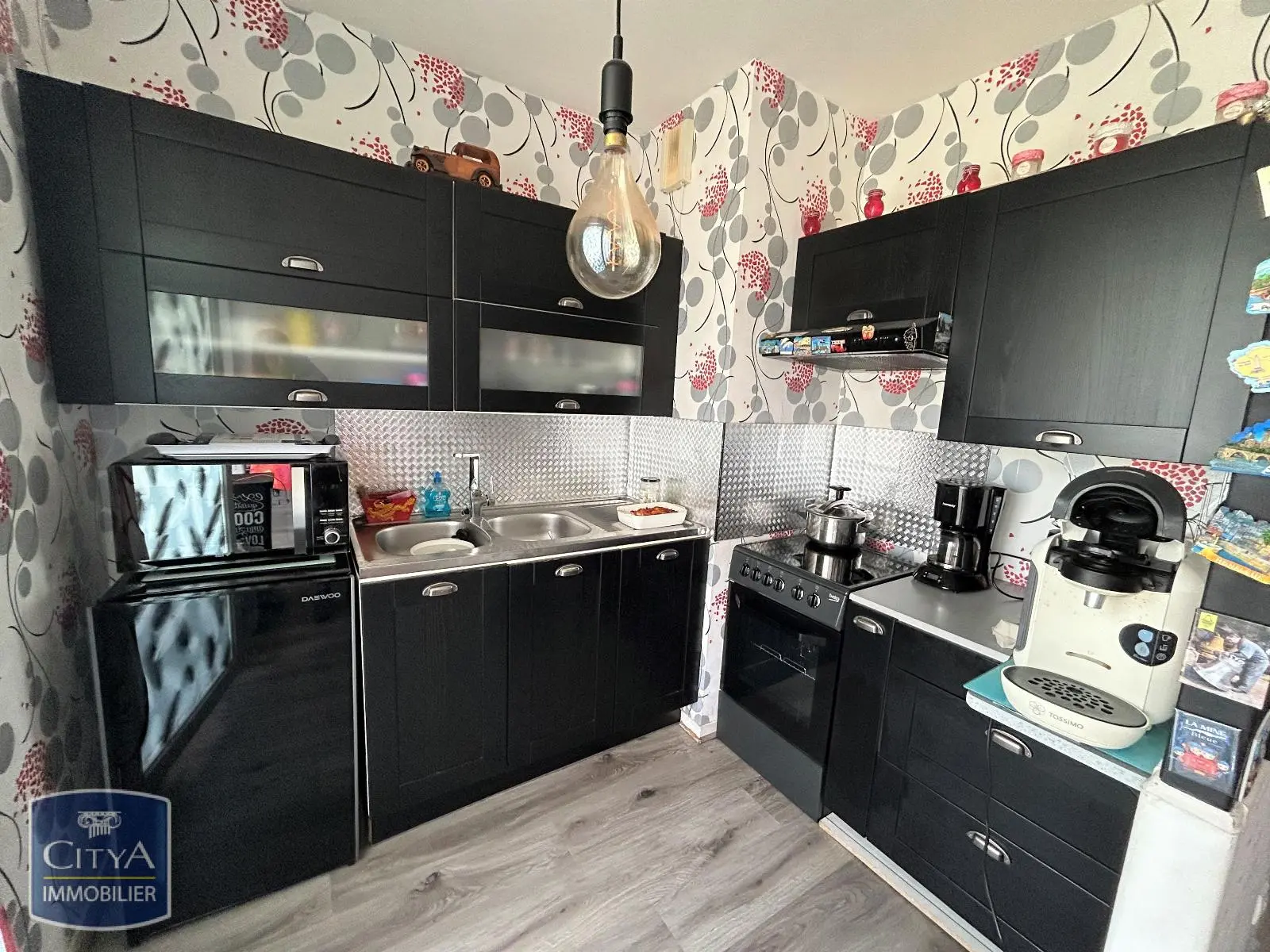 A VENDRE T3 DOUCHE LOCATAIRE EN PLACE IMMEUBLE RÉCENT BUS PROCHE DU CENTRE 2 CHAMBRES PARKING