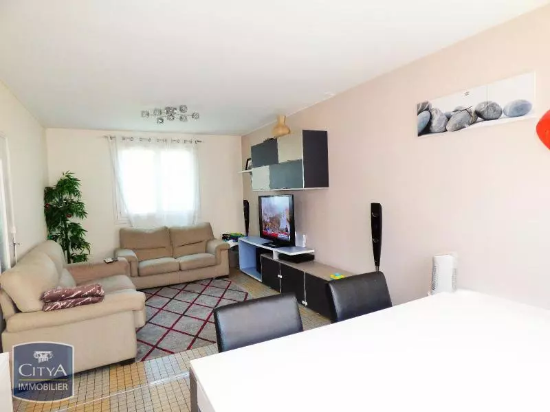 Illustration pour Maison 4 pièces 73m² Photo Maison 4 pièces 73m²