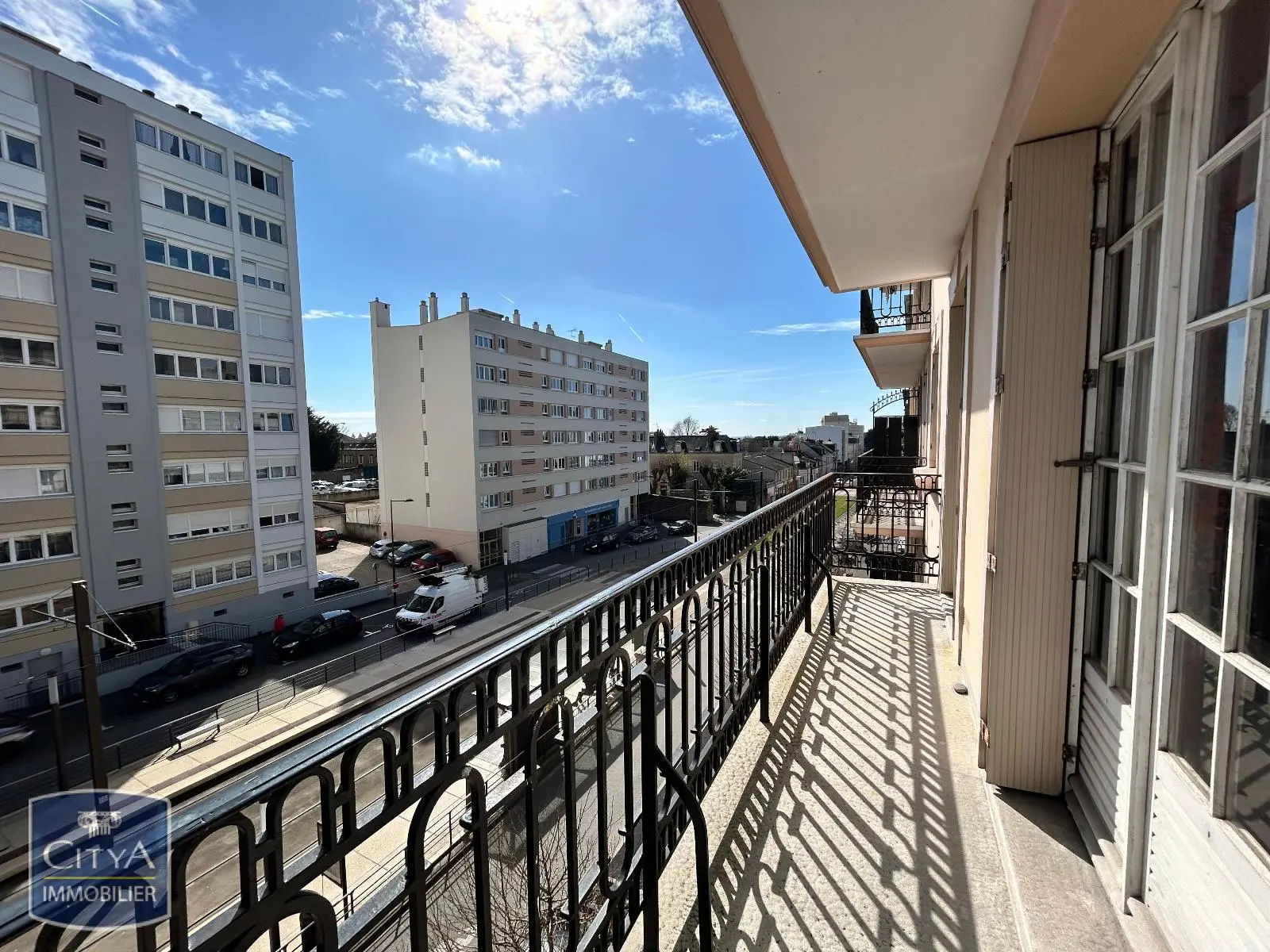 T2 MAILLETS TRAM COMMERCES CAVE BALCON
