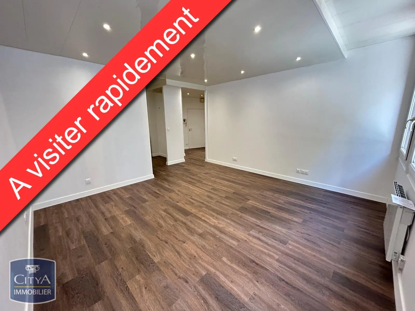 Photo 1 Local Professionnel 2 pièces 56.12m²