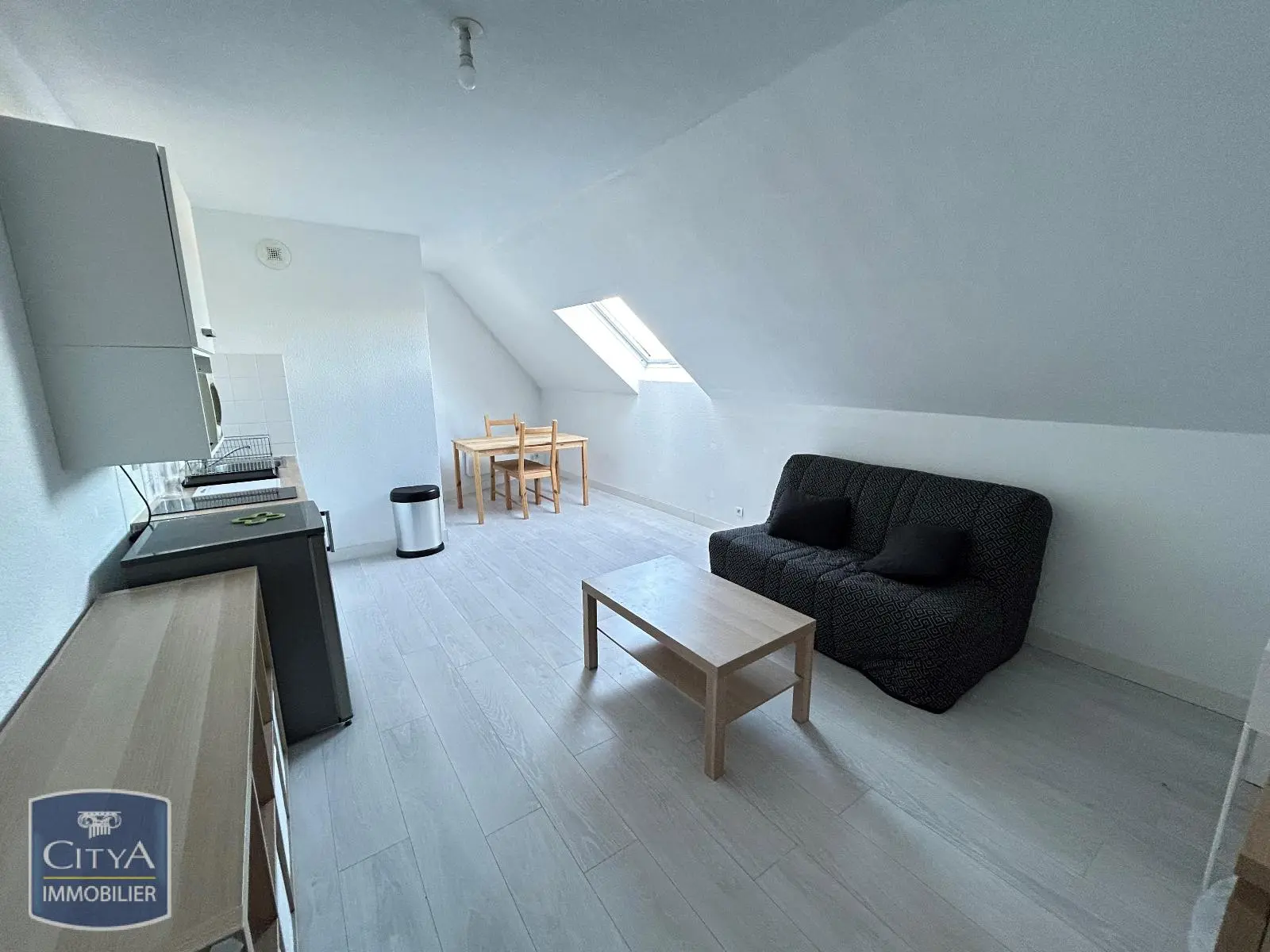 Photo 2 Appartement 1 pièce 25.61m²