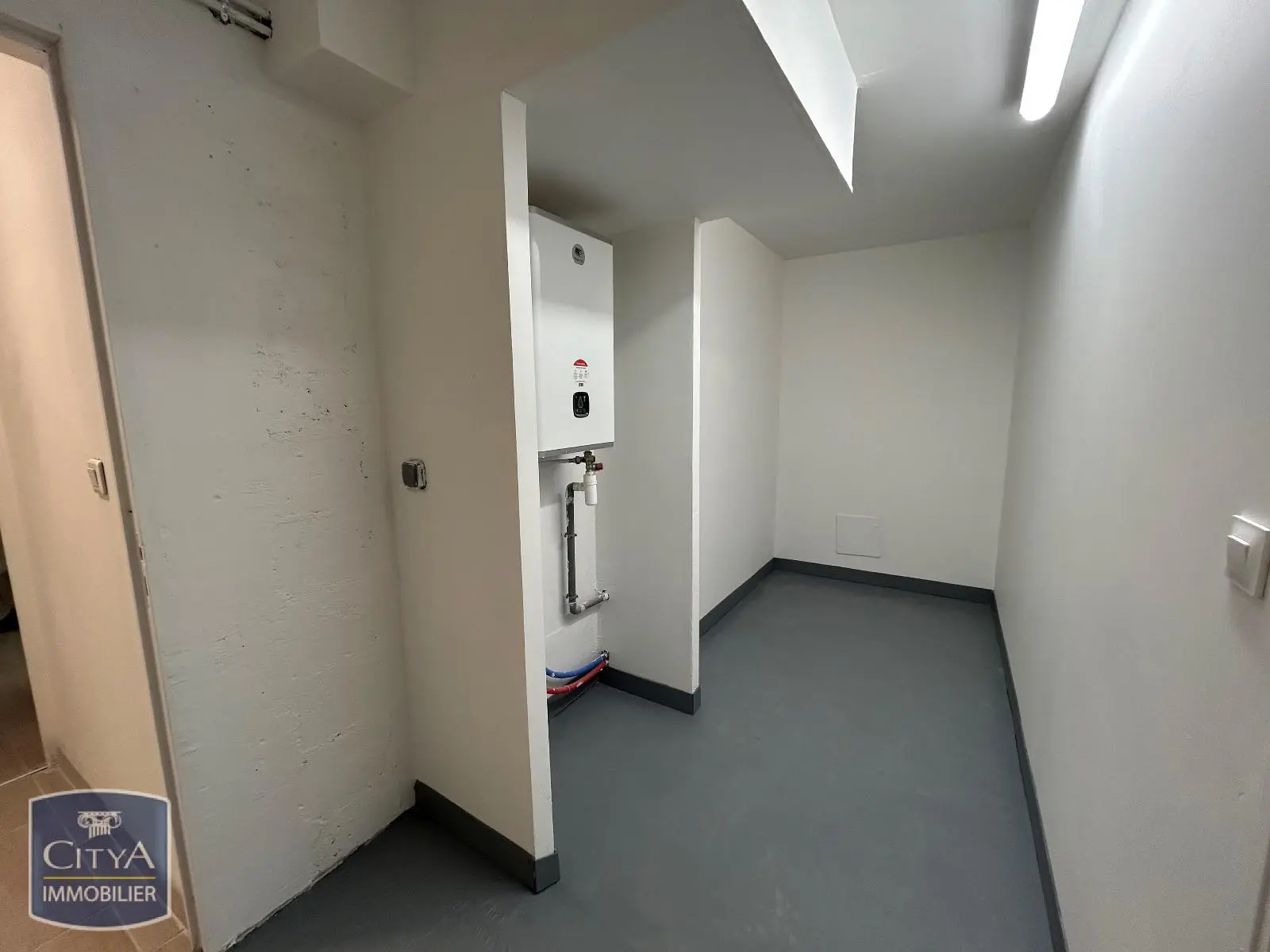 Photo 15 Local Commercial