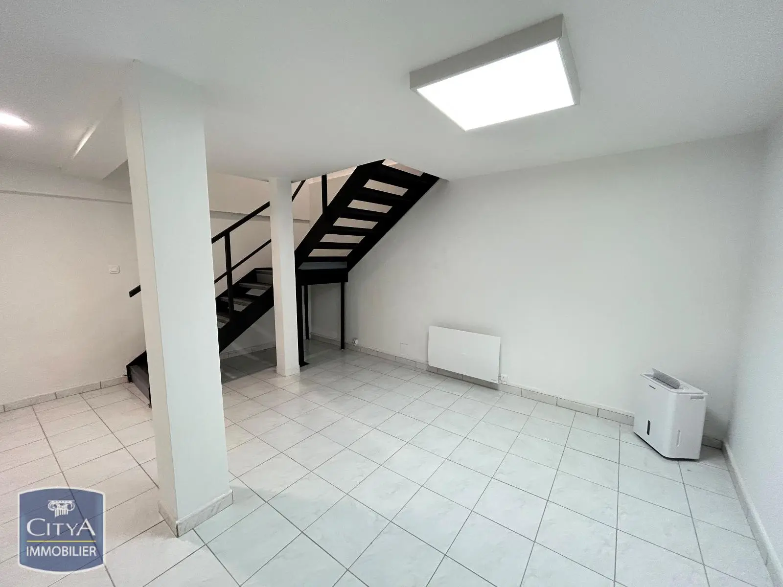 Photo 11 Local Commercial