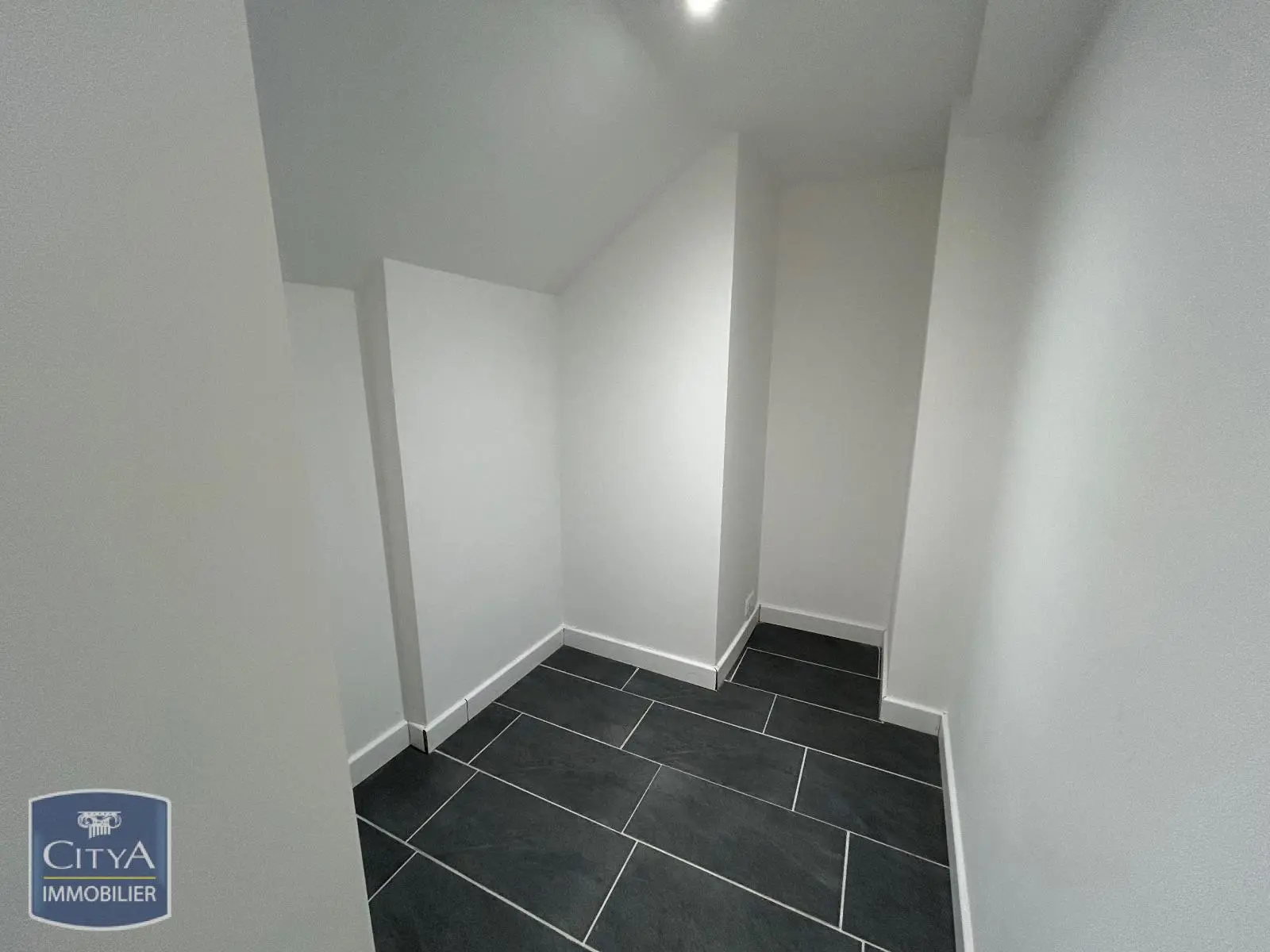 Photo 14 Local Commercial