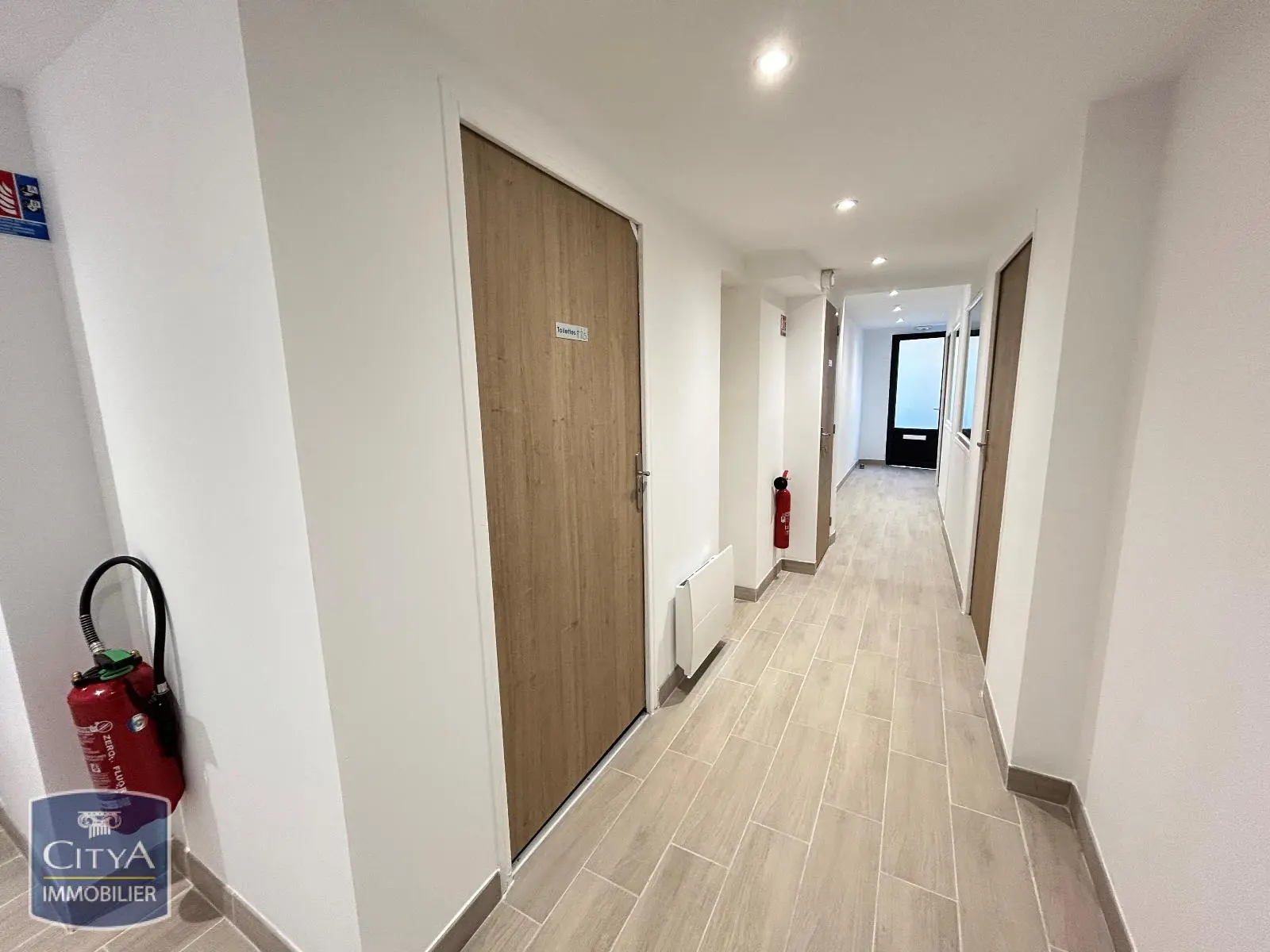 Photo 10 Local Commercial