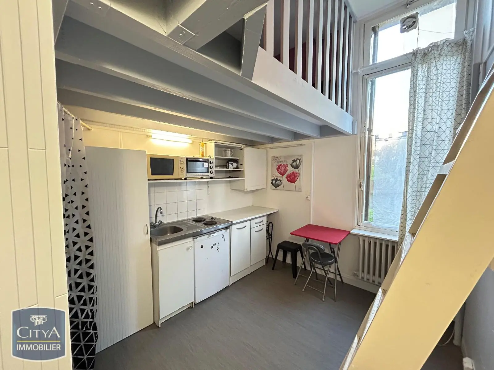 Photo 2 Appartement 1 pièce 9.95m²