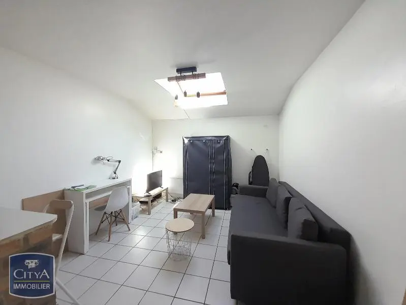 Photo 1 Appartement 1 pièce 21.89m²