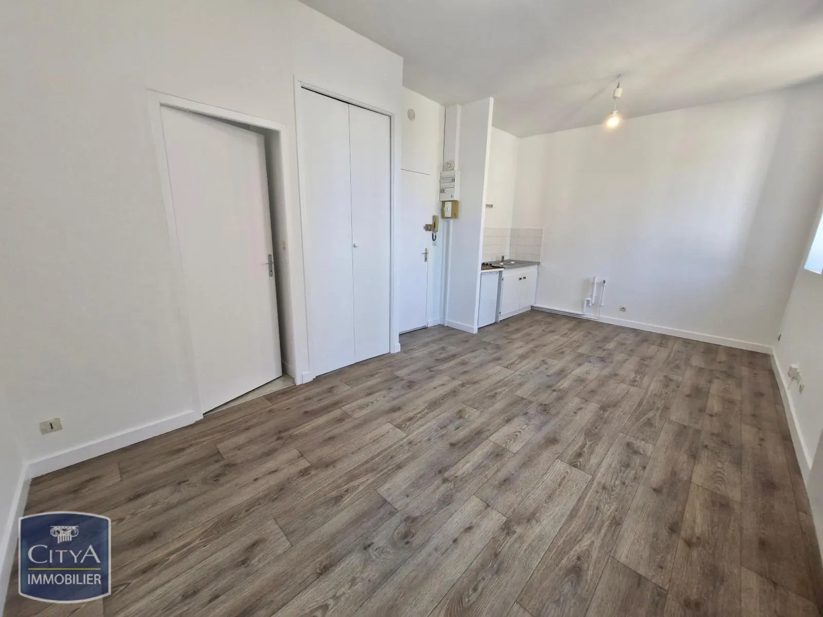 Photo 2 Appartement 1 pièce 23.25m²
