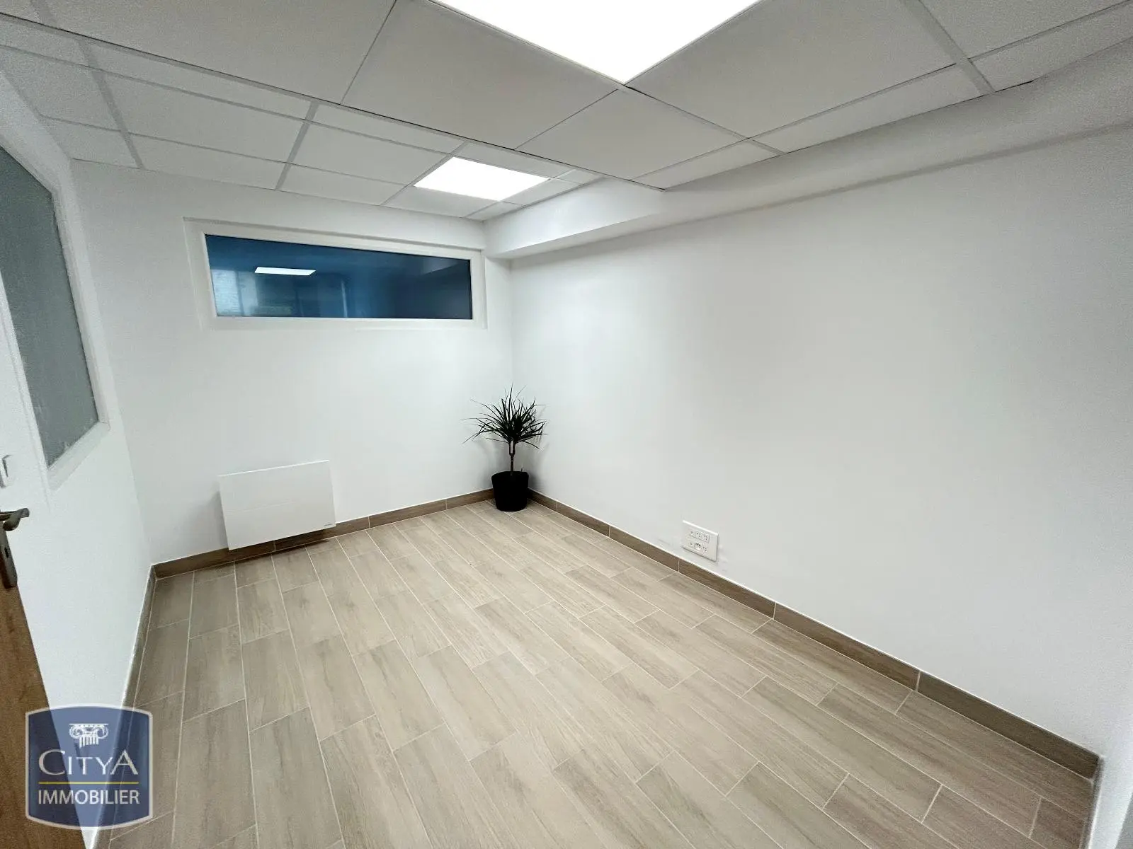 Photo 4 Local Commercial