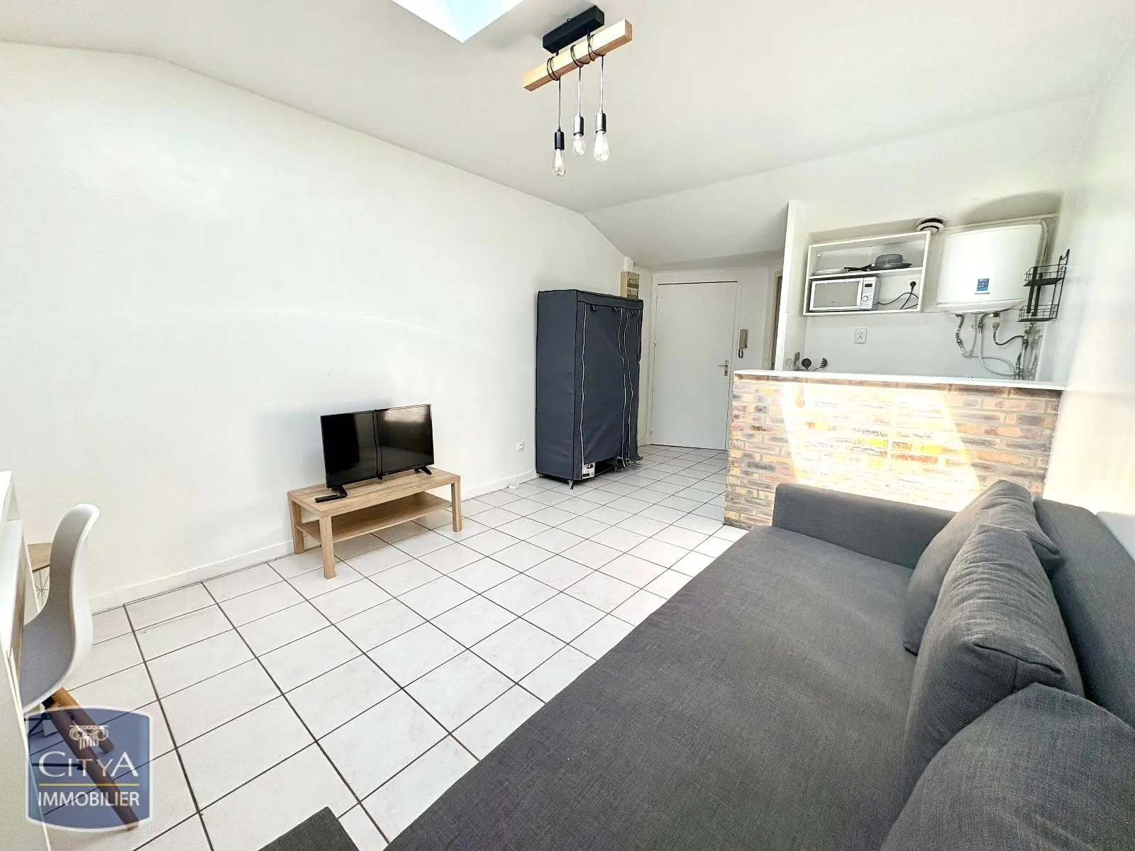 Photo 1 Appartement 1 pièce 21.89m²